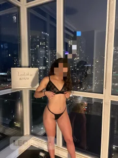 PETITE 4'11 110IBS - Photo 5 of 8